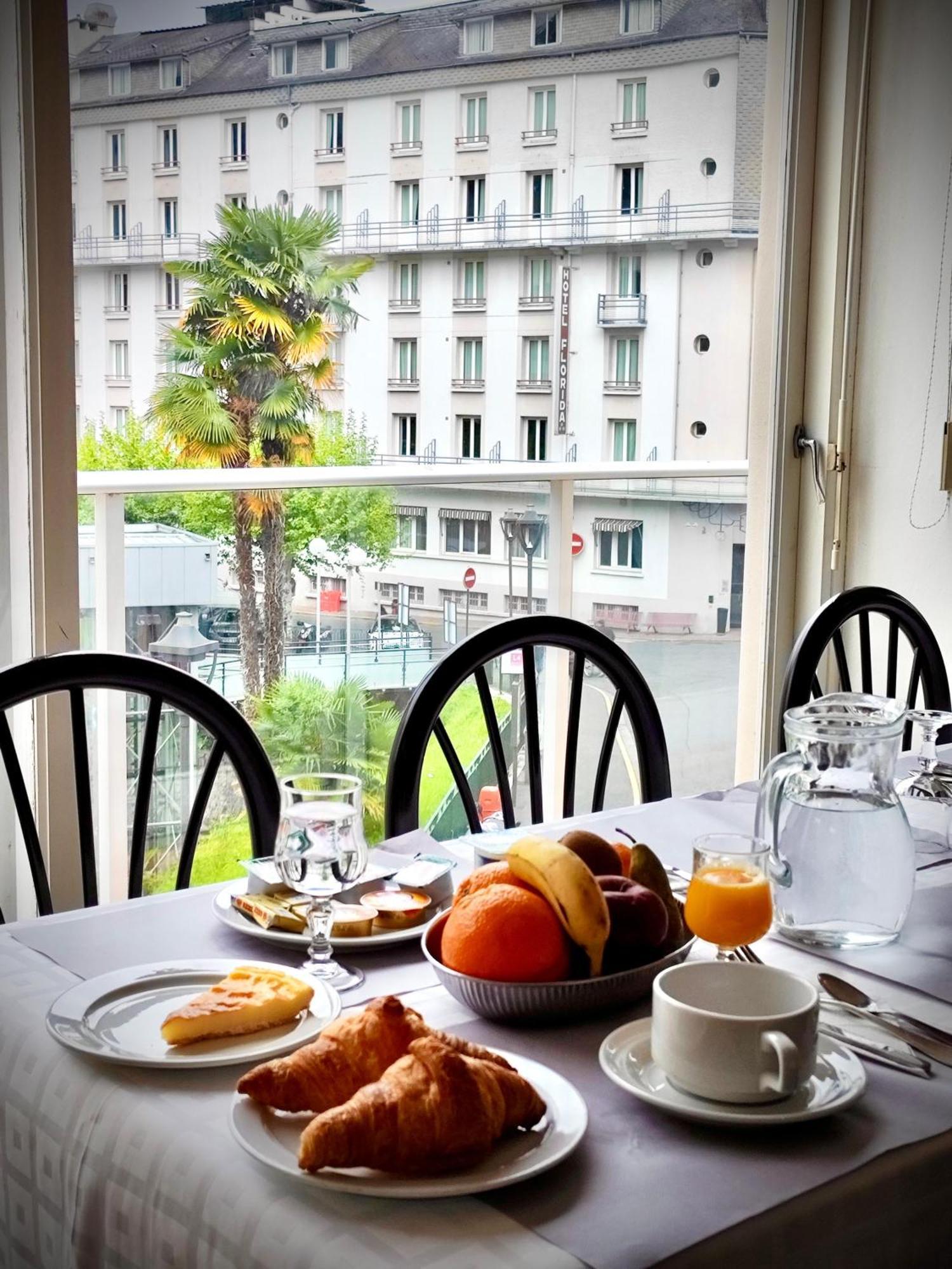 Hotel De Lisieux Лурд Екстер'єр фото